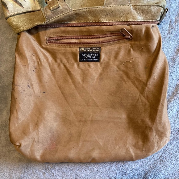 Great American Leatherworks Handpainted Shoulder Bag and Matching Wallet - Picture 11 of 15